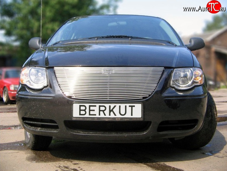 8 399 р. Декоративная вставка решетки радиатора (рестайлинг) Berkut Chrysler Voyager RG минивэн дорестайлинг (2000-2004)  с доставкой в г. Владивосток