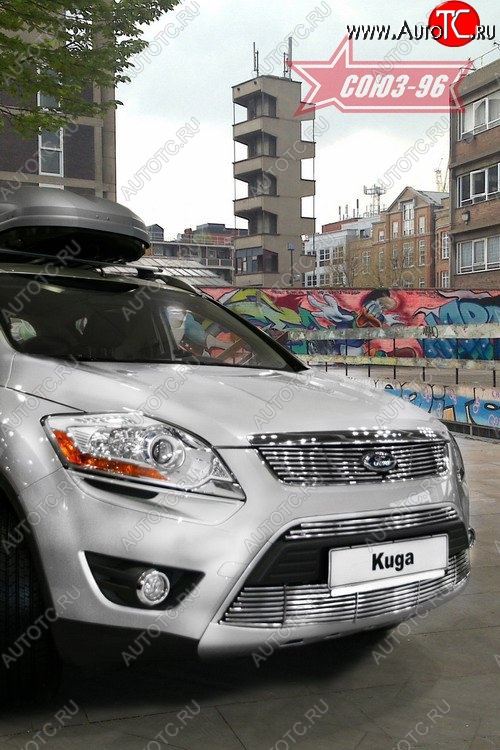 5 579 р. Декоративная вставка воздухозаборника в бампер Souz-96 Ford Kuga 1 (2008-2013)  с доставкой в г. Владивосток