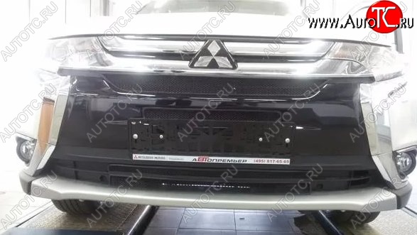 3 299 р. Защитная решётка в воздуховод автомобиля Russtal (черная) Mitsubishi Outlander GF 2-ой рестайлинг (2015-2018)  с доставкой в г. Владивосток