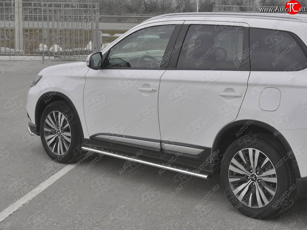 21 749 р. Защита порогов (Ø75x42 мм с проступью, нержавейка) Russtal Mitsubishi Outlander GF 3-ий рестайлинг (2018-2022)  с доставкой в г. Владивосток