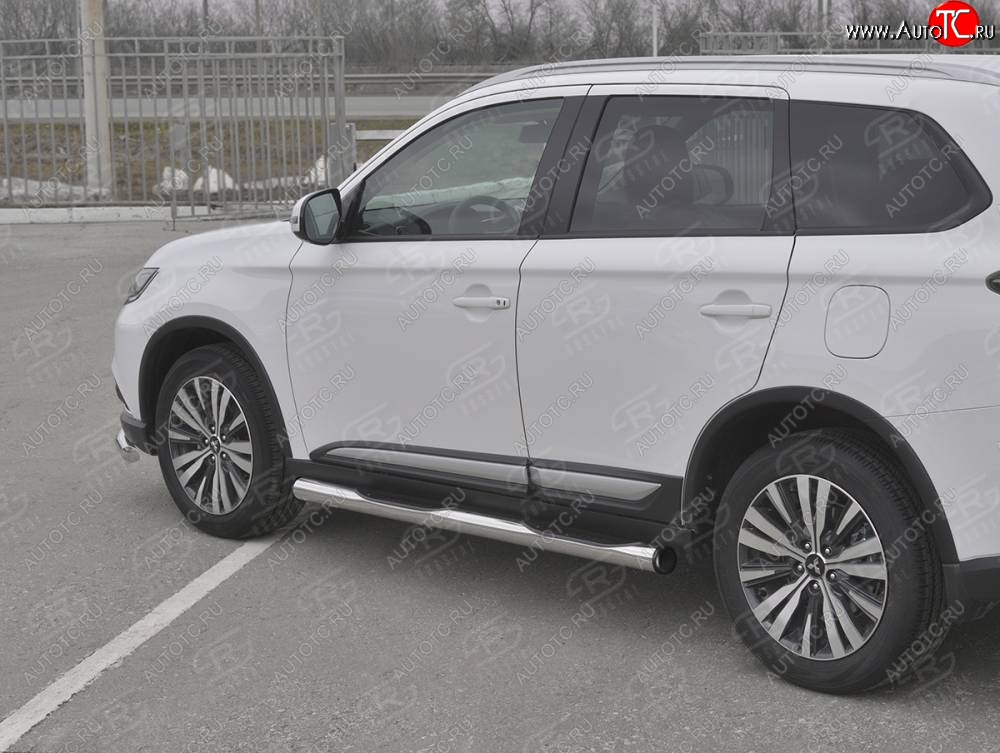 24 999 р. Защита порогов (Ø76 мм с проступью, нержавейка) SLITKOFF  Mitsubishi Outlander  GF (2018-2022) 3-ий рестайлинг (С пластиковыми заглушками на торцах)  с доставкой в г. Владивосток