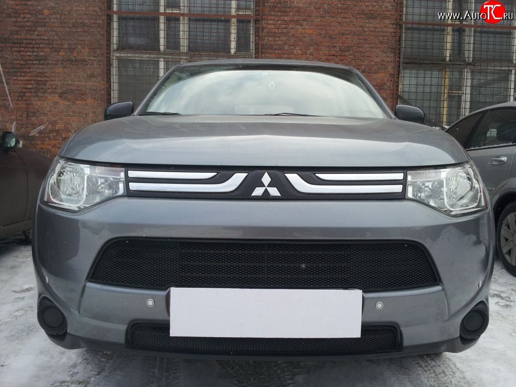 4 299 р. Сетка на бампер Russtal (черная) Mitsubishi Outlander GF дорестайлинг (2012-2014)  с доставкой в г. Владивосток