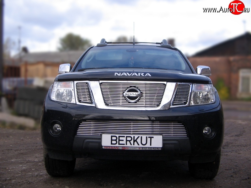 5 799 р. Декоративная вставка воздухозаборника (рестайлинг) Berkut Nissan Navara 2 D40 дорестайлинг (2004-2010)  с доставкой в г. Владивосток