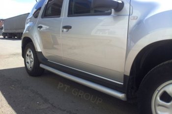 7 249 р. Защита порогов вогнутая из трубы Ø63 Petroil Tuning Renault Duster HS рестайлинг (2015-2021) (Серебристый (Искра) ППК)  с доставкой в г. Владивосток. Увеличить фотографию 2