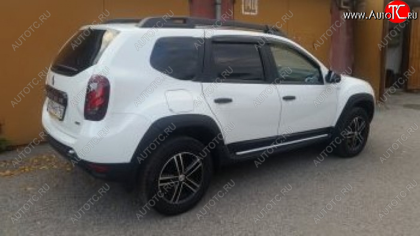 3 999 р. Накладки на двери Petroil Tuning  Renault Duster  HS (2010-2015) дорестайлинг (Тисненый пластик)  с доставкой в г. Владивосток