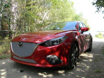 4 599 р. Защитная сетка в бампер (низ, ячейка 4х10 мм) Alfeco Премиум  Mazda 3/Axela  BM (2013-2016) дорестайлинг седан, дорестайлинг, хэтчбэк (Хром)  с доставкой в г. Владивосток. Увеличить фотографию 2