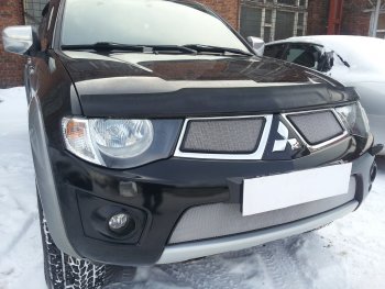 3 279 р. Защитная сетка в бампер (низ, ячейка 3х7 мм) Alfeco Стандарт Mitsubishi Pajero Sport PB дорестайлинг (2008-2013) (Хром)  с доставкой в г. Владивосток. Увеличить фотографию 3