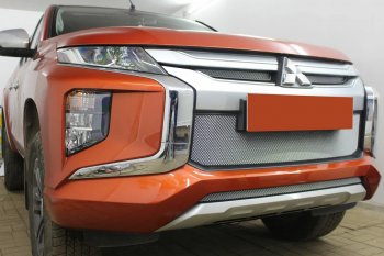 2 689 р. Защитная сетка в бампер (низ, ячейка 3х7 мм) Alfeco Стандарт Mitsubishi L200 5 KK,KL рестайлинг (2018-2022) (Хром)  с доставкой в г. Владивосток. Увеличить фотографию 3