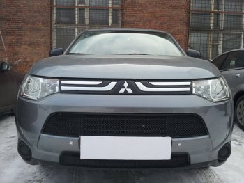 6 199 р. Защитная сетка в бампер (2 части, ячейка 3х7 мм) Alfeco Стандарт Mitsubishi Outlander GF дорестайлинг (2012-2014) (Чёрная)  с доставкой в г. Владивосток. Увеличить фотографию 3