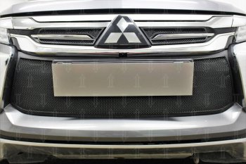 4 199 р. Защитная сетка в бампер (низ, ячейка 3х7 мм) Стрелка11 Стандарт  Mitsubishi Pajero Sport  QE (2015-2021) дорестайлинг (Чёрная)  с доставкой в г. Владивосток. Увеличить фотографию 3