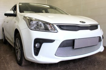 4 949 р. Защитная сетка в бампер (низ, ячейка 4х10 мм) Alfeco Премиум  KIA Rio  4 YB (2017-2020) дорестайлинг, хэтчбэк (Хром)  с доставкой в г. Владивосток. Увеличить фотографию 2