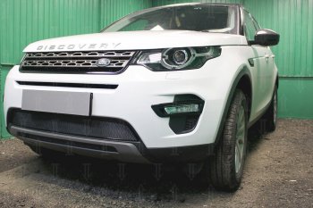 4 499 р. Защитная сетка в бампер (низ, ячейка 4х10 мм) Alfeco Премиум Land Rover Discovery Sport L550 дорестайлинг (2014-2019) (Чёрная)  с доставкой в г. Владивосток. Увеличить фотографию 2