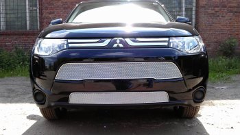 3 799 р. Защитная сетка в бампер (низ, ячейка 3х7 мм) Alfeco Стандарт Mitsubishi Outlander GF дорестайлинг (2012-2014) (Хром)  с доставкой в г. Владивосток. Увеличить фотографию 3