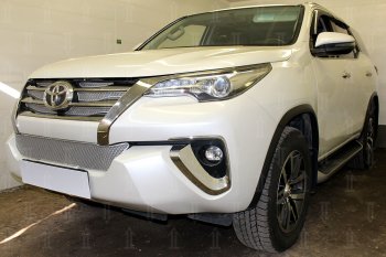 5 249 р. Защитная сетка в бампер (низ, ячейка 4х10 мм) Стрелка11 Премиум Toyota Fortuner AN160 дорестайлинг (2015-2020) (Хром)  с доставкой в г. Владивосток. Увеличить фотографию 4