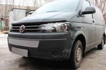 4 299 р. Защитная сетка в бампер (низ, ячейка 4х10 мм) Стрелка11 Премиум Volkswagen Transporter T5 рестайлинг (2009-2015) (Хром)  с доставкой в г. Владивосток. Увеличить фотографию 3