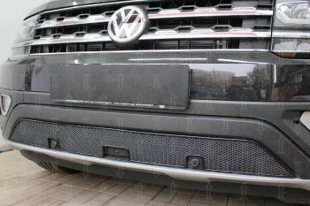 4 549 р. Защитная сетка в бампер (низ, ячейка 4х10 мм) Стрелка11 Премиум Volkswagen Teramont CA1 дорестайлинг (2016-2020) (Чёрная)  с доставкой в г. Владивосток. Увеличить фотографию 2