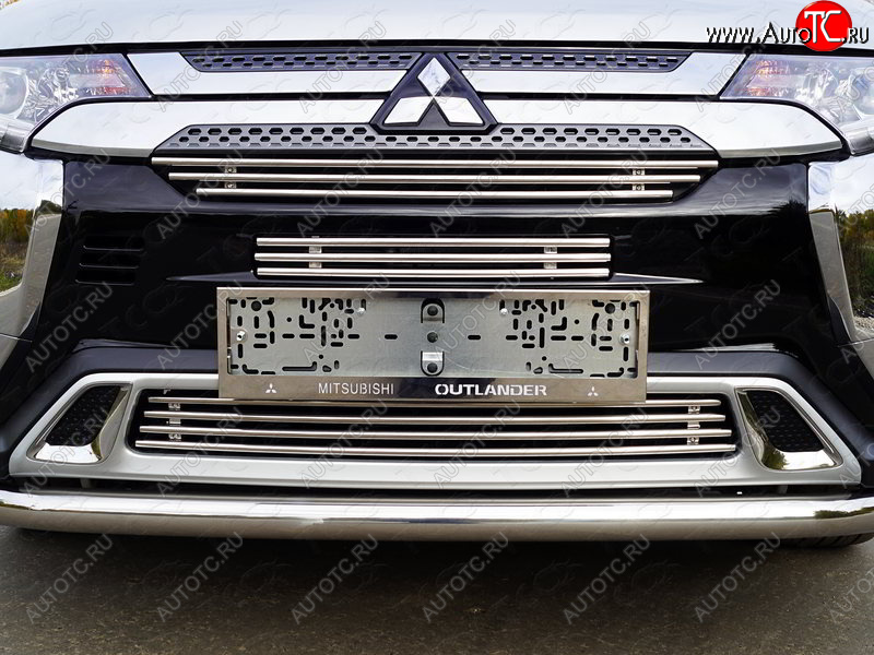 9 349 р. Нижняя декоративная вставка в бампер ТСС Тюнинг  Mitsubishi Outlander  GF (2018-2022) 3-ий рестайлинг (d 12 мм)  с доставкой в г. Владивосток