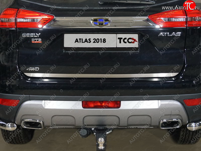 2 359 р. Накладка на заднюю дверь, ТСС Тюнинг  Geely Atlas  NL3 (2016-2022) (Лист шлифованный)  с доставкой в г. Владивосток