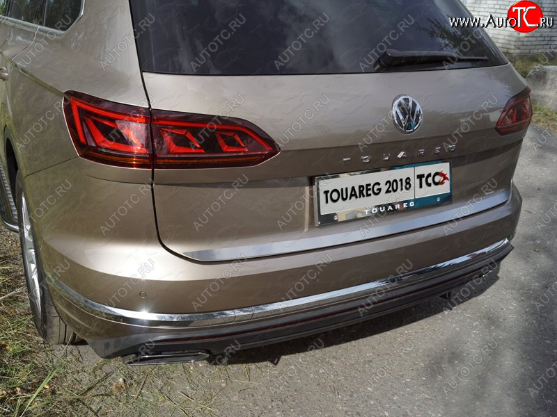 3 199 р. Накладка на заднюю дверь, ТСС Тюнинг  Volkswagen Touareg  CR (2018-2024) (Лист шлифованный)  с доставкой в г. Владивосток