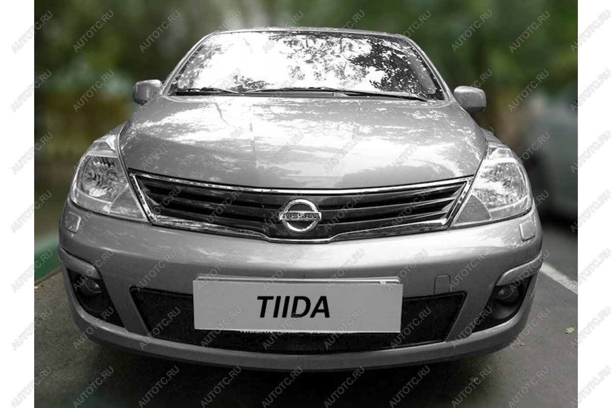 3 779 р. Защита радиатора Стрелка11 Стандарт  Nissan Tiida  1 хэтчбек (2010-2014) C11 рестайлинг (черная)  с доставкой в г. Владивосток