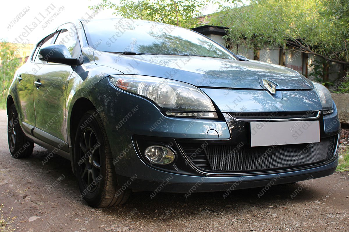 3 399 р. Защита радиатора (низ) Стандарт  Renault Megane  купе 3 дв. (2012-2014) 1-ый рестайлинг (черная)  с доставкой в г. Владивосток