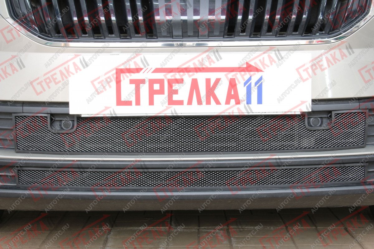 5 199 р. Защита радиатора (низ 2 части) Стрелка11 Стандарт  Skoda Karoq  NU7 (2020-2024) рестайлинг (черная)  с доставкой в г. Владивосток