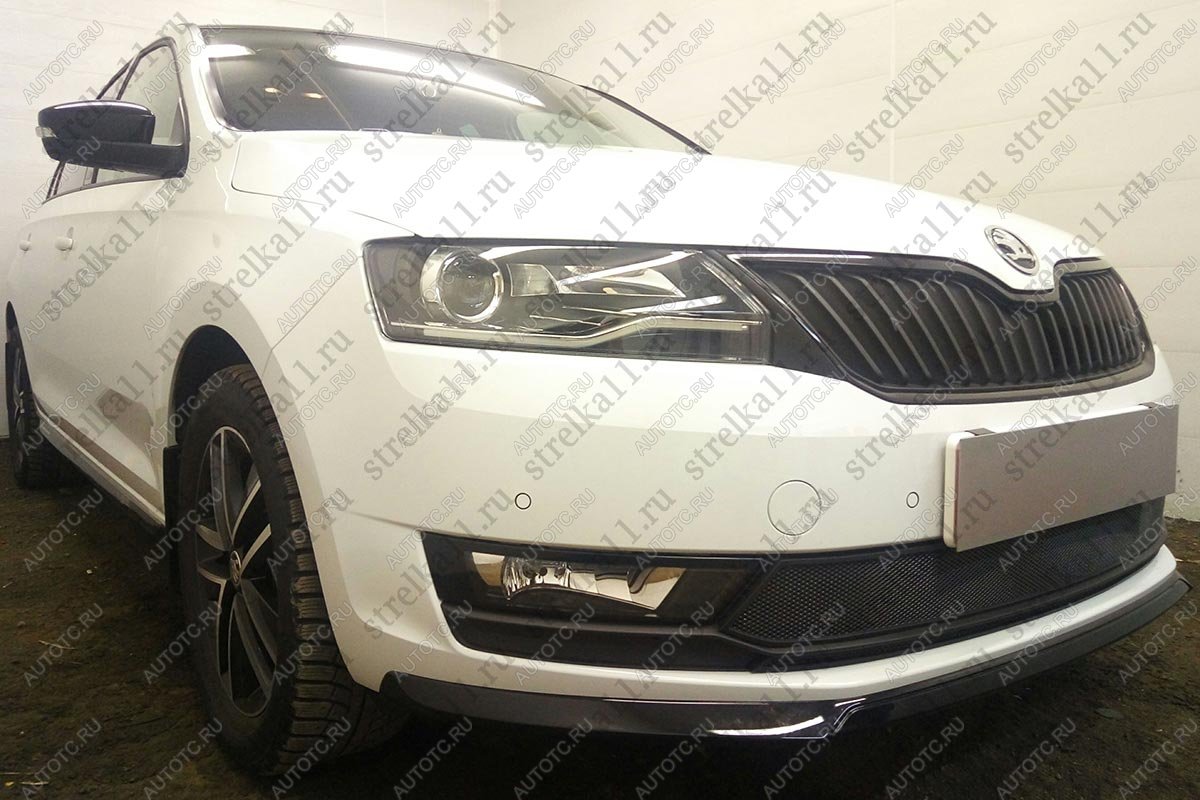 5 549 р. Защита радиатора (2 части) Стрелка11 Стандарт  Skoda Rapid ( NH1,  NH3) (2015-2020) хэтчбэк рестайлинг, рестайлинг лифтбэк (черная)  с доставкой в г. Владивосток