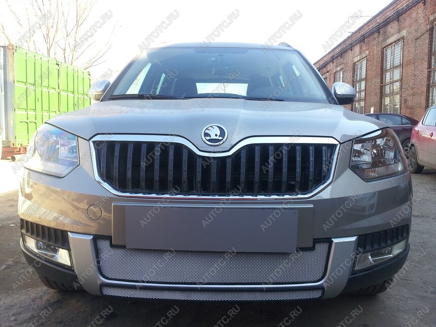 2 399 р. Защита радиатора (нижняя) (Outdoor) Стрелка11 Стандарт  Skoda Yeti (2013-2018) (хром)  с доставкой в г. Владивосток