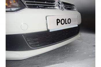 2 899 р. Защита радиатора Стрелка11 Стандарт Volkswagen Polo 5 седан дорестайлинг (2009-2015) (черная)  с доставкой в г. Владивосток. Увеличить фотографию 2