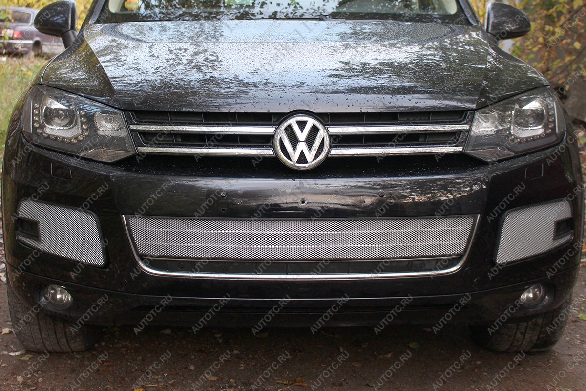 3 199 р. Защита радиатора (низ) Стрелка11 Стандарт  Volkswagen Touareg  NF (2010-2014) дорестайлинг (хром)  с доставкой в г. Владивосток