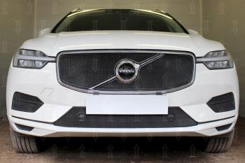 3 899 р. Защита радиатора (Inscription) (верх 2 части) Стрелка11 Стандарт Volvo XC60 (2017-2022) (черная)  с доставкой в г. Владивосток. Увеличить фотографию 2