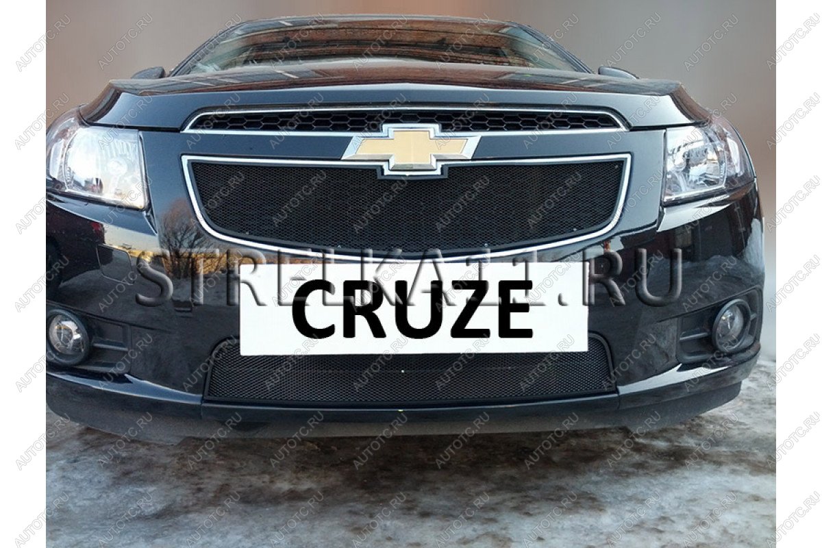 799 р. Зимняя заглушка решетки радиатора (верх) Стрелка11  Chevrolet Cruze ( J300,  J305) (2009-2012) седан дорестайлинг, хэтчбек дорестайлинг (черная)  с доставкой в г. Владивосток