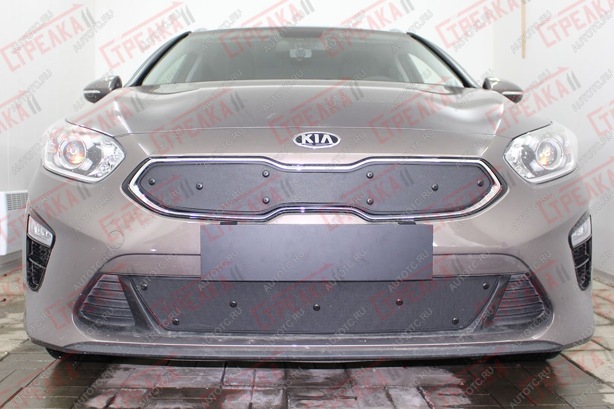 799 р. Зимняя заглушка решетки радиатора (низ) Стрелка11  KIA Ceed  3 CD (2018-2024) универсал, хэтчбэк (черная)  с доставкой в г. Владивосток