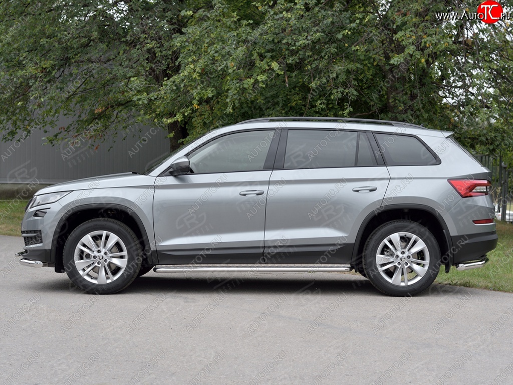 25 849 р. Порожки для ног (труба Ø42) SLITKOFF Skoda Kodiaq NU7 дорестайлинг (2017-2021) (Вариант 2 (лист алюм, проф.сталь))  с доставкой в г. Владивосток