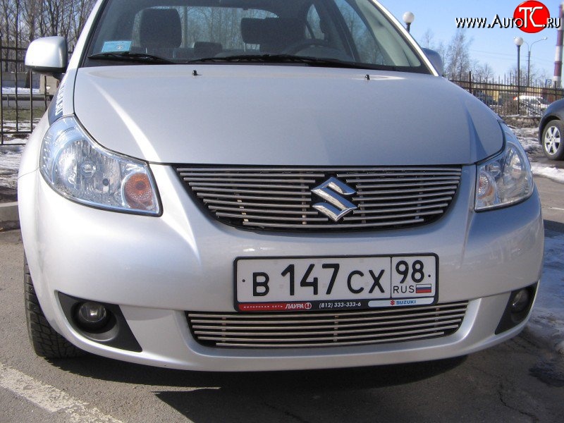 5 999 р. Декоративная вставка решетки радиатора (седан) Berkut Suzuki SX4 GYA,GYB  рестайлинг, хэтчбэк (2010-2016)  с доставкой в г. Владивосток