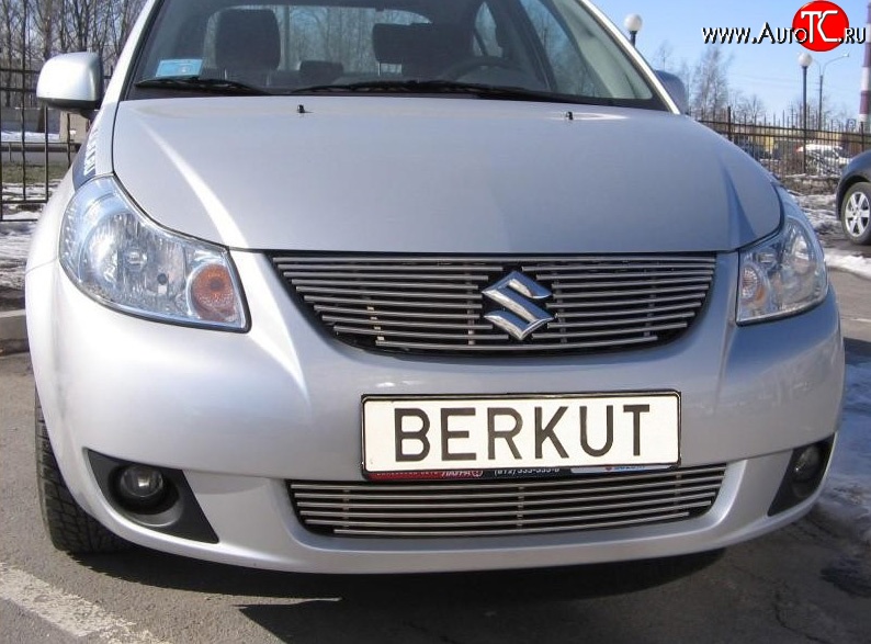 5 499 р. Декоративная вставка воздухозаборника (седан) Berkut Suzuki SX4 GYA,GYB  рестайлинг, хэтчбэк (2010-2016)  с доставкой в г. Владивосток