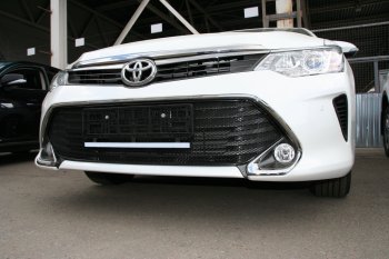 689 р. Сетка на бампер внешняя Arbori Toyota Camry XV55 1-ый рестайлинг (2014-2017) (Черная 15 мм)  с доставкой в г. Владивосток. Увеличить фотографию 2