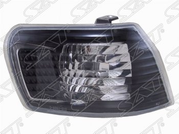 Правый указатель поворота передний SAT (черный хрусталь, 12-450) Toyota Corolla  E110 (1997-2000) седан дорестайлинг, универсал дорестайлинг, хэтчбек 5 дв. дорестайлинг