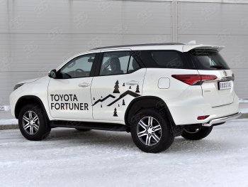 10 649 р. Защита заднего бампера (Ø75х42 мм, нержавейка) Russtal  Toyota Fortuner  AN160 (2020-2024) рестайлинг  с доставкой в г. Владивосток. Увеличить фотографию 3