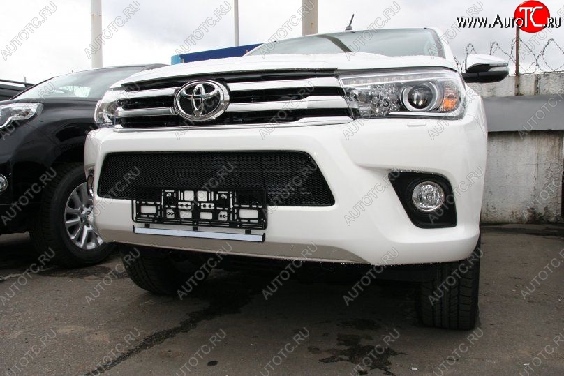 1 499 р. Защитная решётка в воздуховод автомобиля Russtal (черная)  Toyota Hilux  AN120 (2016-2020) дорестайлинг  с доставкой в г. Владивосток