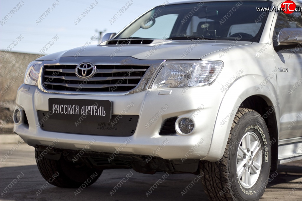 999 р. Зимняя заглушка решетки переднего бампера РА  Toyota Hilux  AN20,AN30 (2011-2016)  2-ой рестайлинг  с доставкой в г. Владивосток