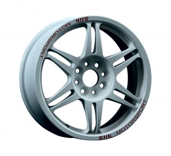 14 199 р. Кованый диск Slik Classic Sport L-152S 5.5x15 Mitsubishi Eclipse (1995-1998) 5x114.3xDIA67.1xET46.0 (Серебристый светлый (S16)). Увеличить фотографию 1