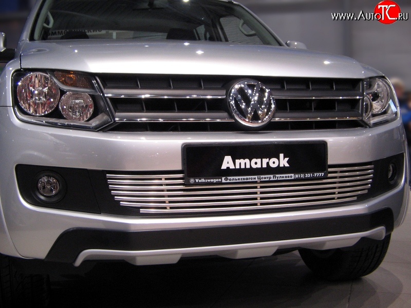 8 399 р. Декоративная вставка воздухозаборника Berkut Volkswagen Amarok дорестайлинг (2009-2016)  с доставкой в г. Владивосток