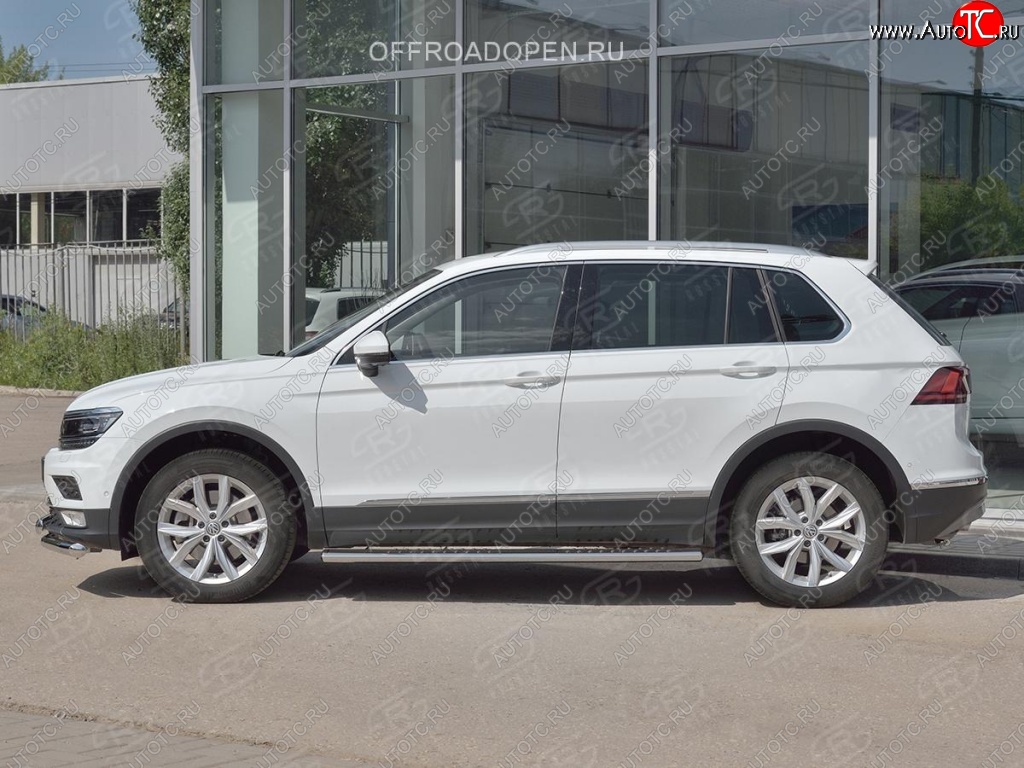 31 649 р. Пороги труба 120х60 овал с проступью Russtal Volkswagen Tiguan Mk2 дорестайлинг (2016-2020)  с доставкой в г. Владивосток