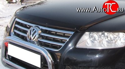 2 879 р. Дефлектор капота NovLine  Volkswagen Touareg  GP (2002-2010) дорестайлинг, рестайлинг  с доставкой в г. Владивосток